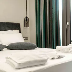 https://makis-suite-in-the-city.kefaloniahotels.net