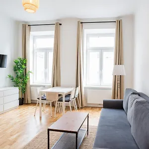 https://living-apartments-geibelgasse.vienna-besthotels.com